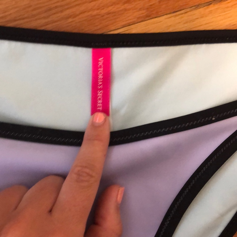 Victoria Secrets Bikini Bottom - Picture 7 of 7